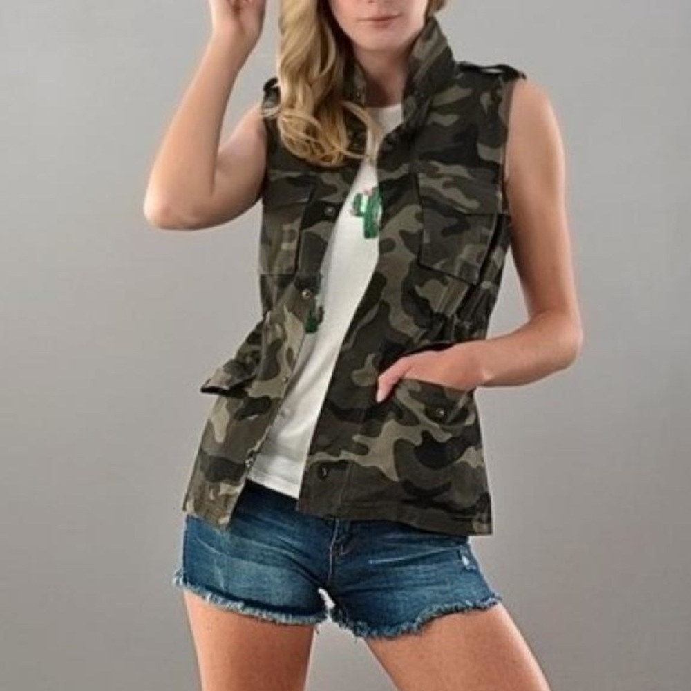 Love Tree Camo Vest